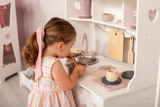 What Are Montessori Toys? The Guide