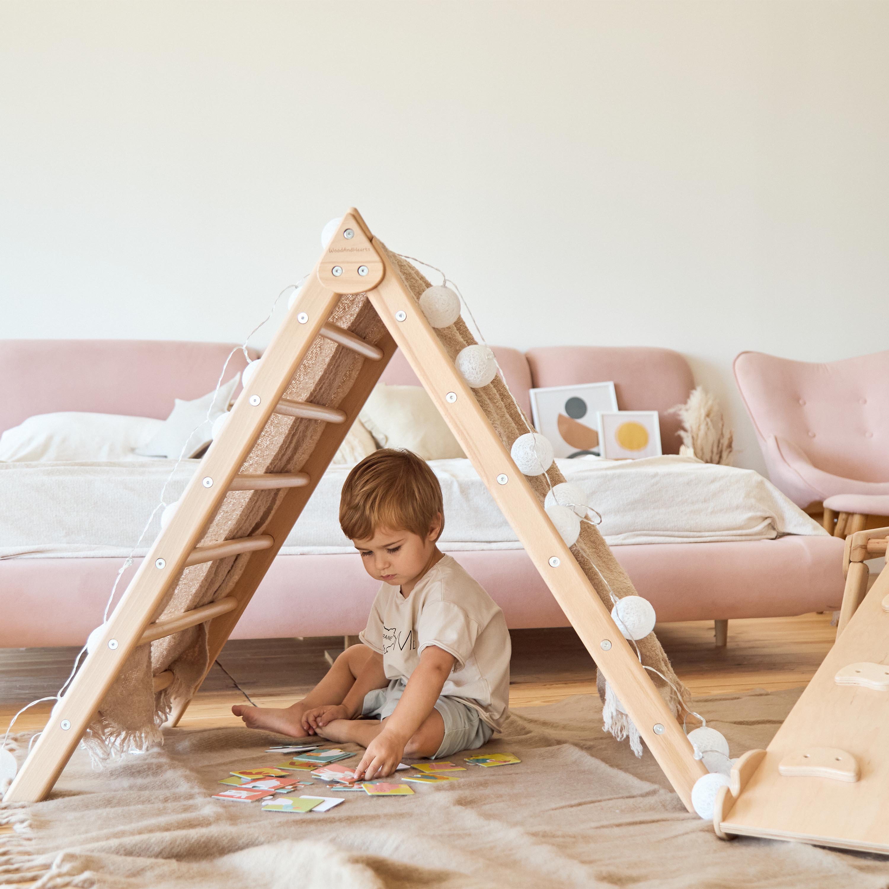 Montessori Scandinavian Set of two Wooden items: Climbing Triangle + Ramp, N.Wood color