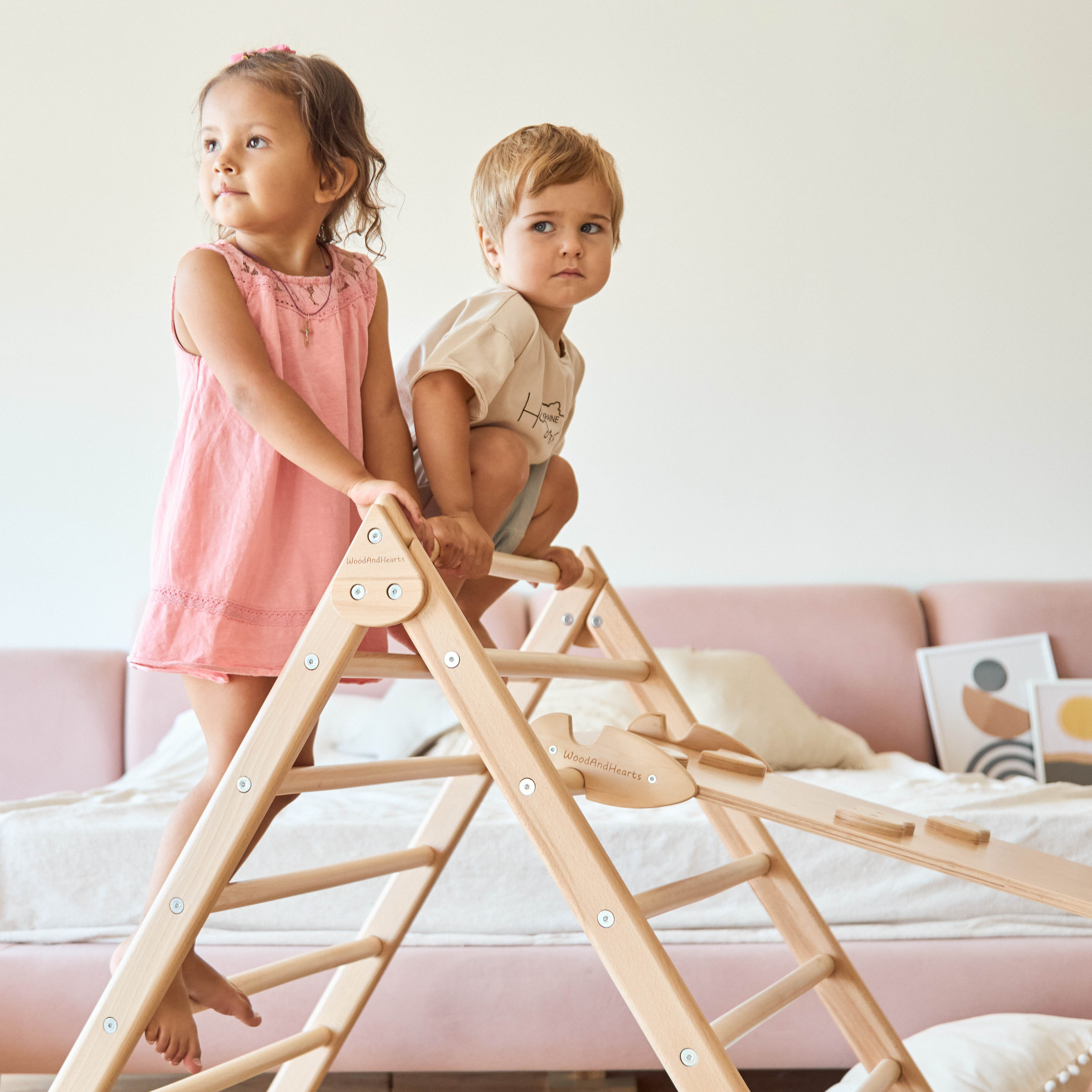 Montessori Scandinavian Set of two Wooden items: Climbing Triangle + Ramp, N.Wood color